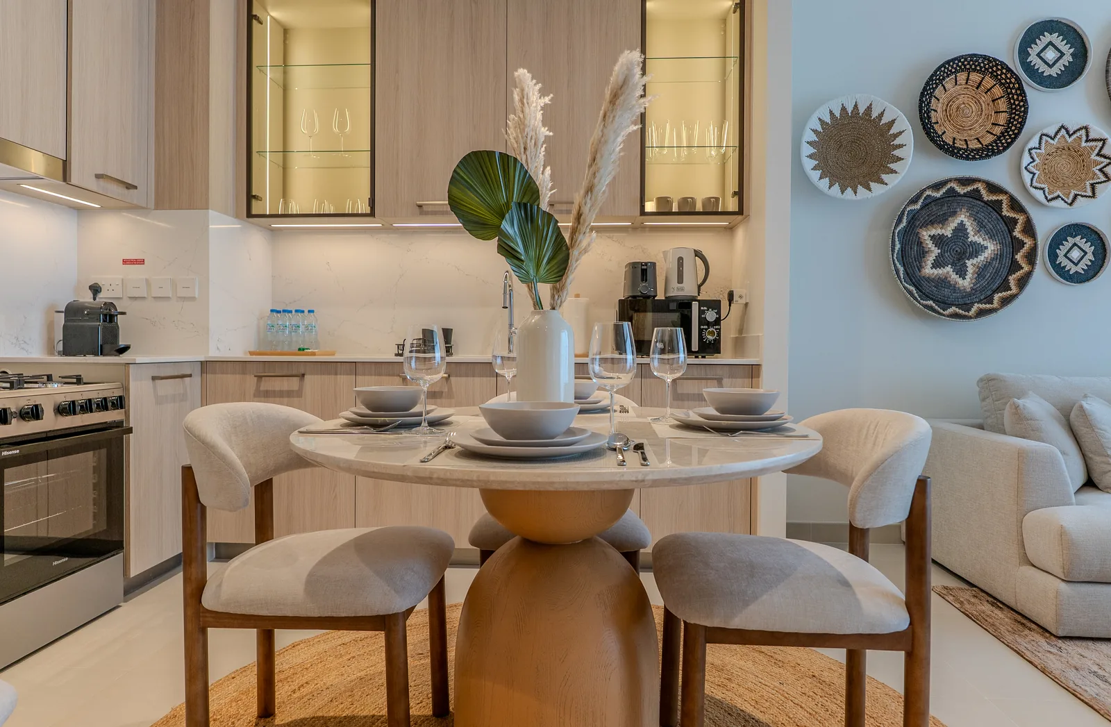 Kitchen & Dining