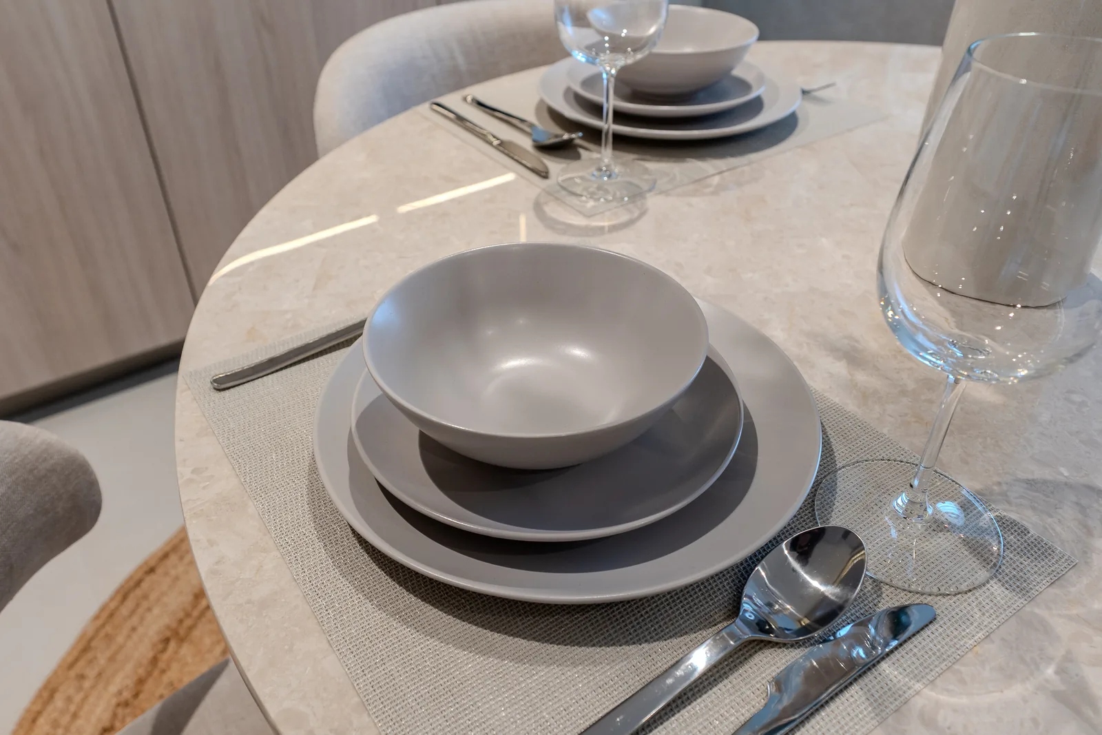 Kitchen & Dining