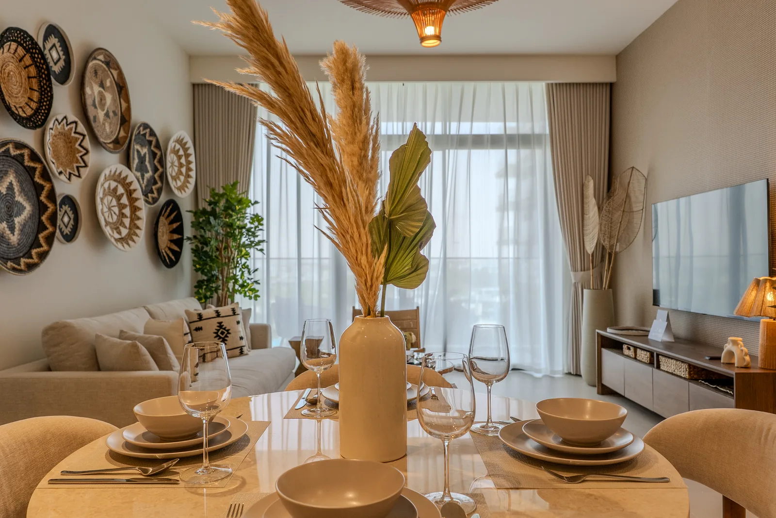 Kitchen & Dining
