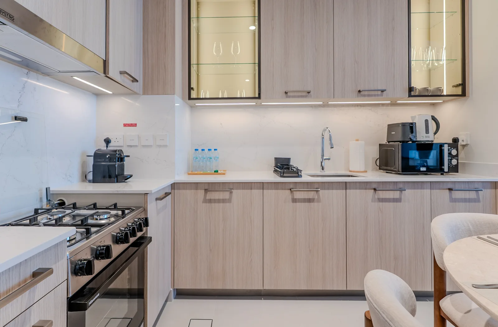 Kitchen & Dining